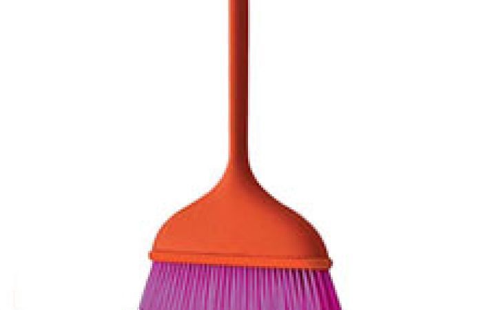 Magis Mago Broom - Surroundinglighting.com