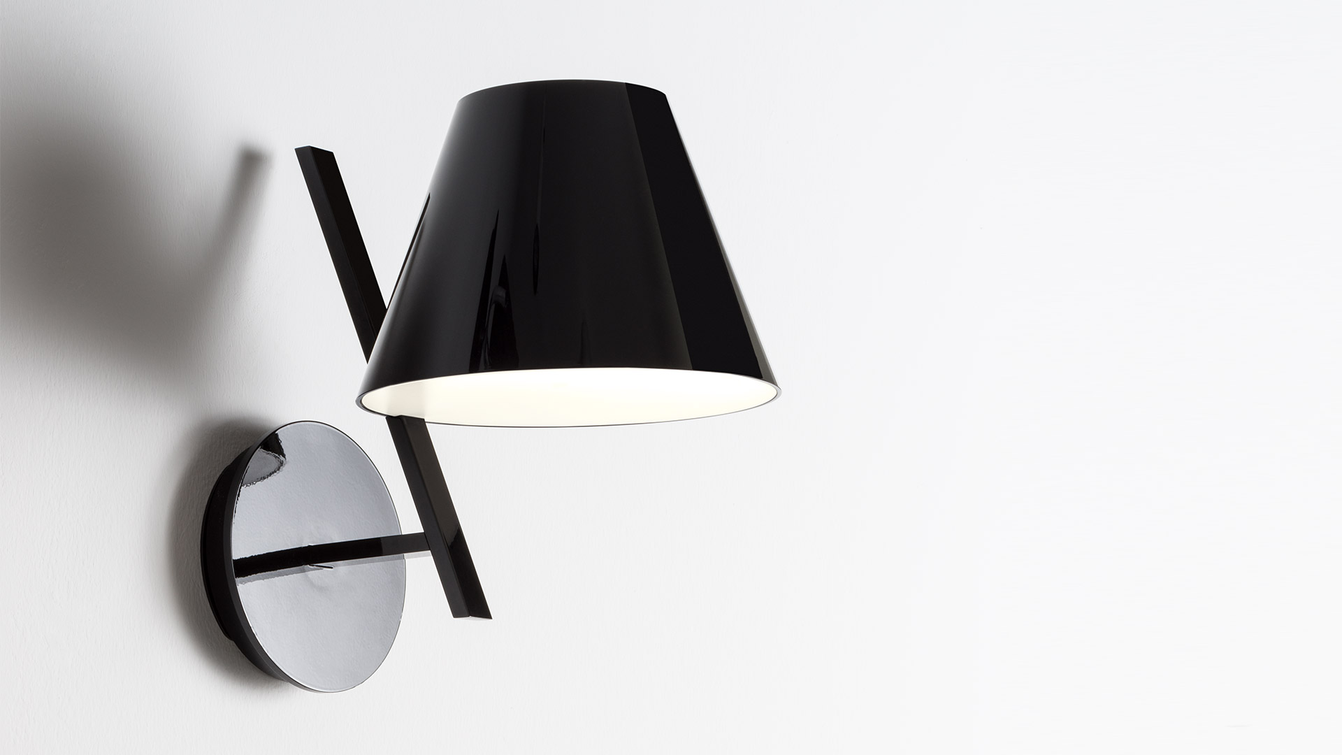 La Petite Wall Lamp by Artemide Lamps